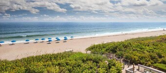 Direct Golf Course Access | Outdoor Pool & Gym