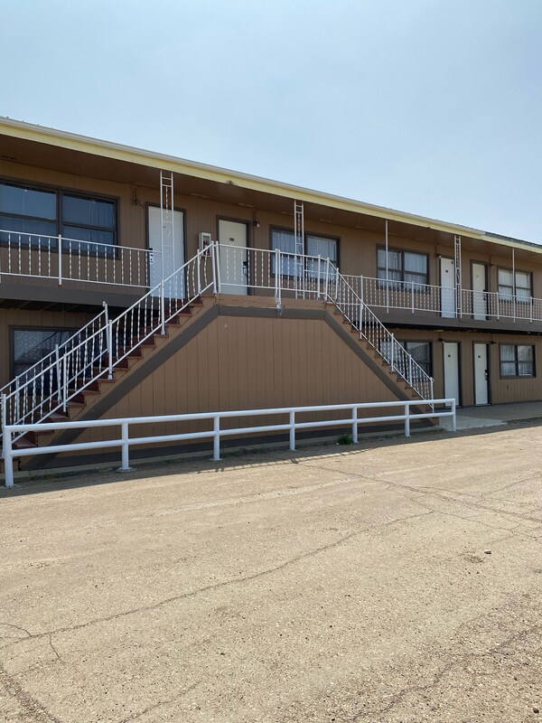Homestead Inn Extended Stay - 3 Nights Minimum - Montana