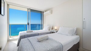 Unclassified image, 5 of 25, button - 31B Peninsula Steps to Surfers Beach with Views (Surfers Paradise)