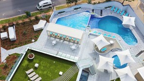 Unclassified image, 4 of 25, button - 31B Peninsula Steps to Surfers Beach with Views (Surfers Paradise)