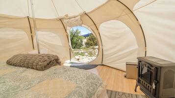 Studio, 1 King Bed, Mountain View