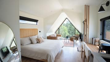 Luxury Chalet, Pets allowed, River View | Free WiFi