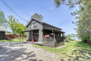 Exterior - Chalet le Pionnier-Bord de lac-Lakefront (Lac-Supérieur)