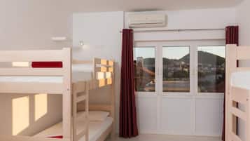 1 chambre, fer et planche Ă repasser, Wi-Fi, draps fournis