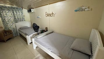 1 habitación, tabla de planchar con plancha, wifi gratis y ropa de cama
