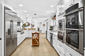 Micro-ondas, fogão, cooktop, lava-louças