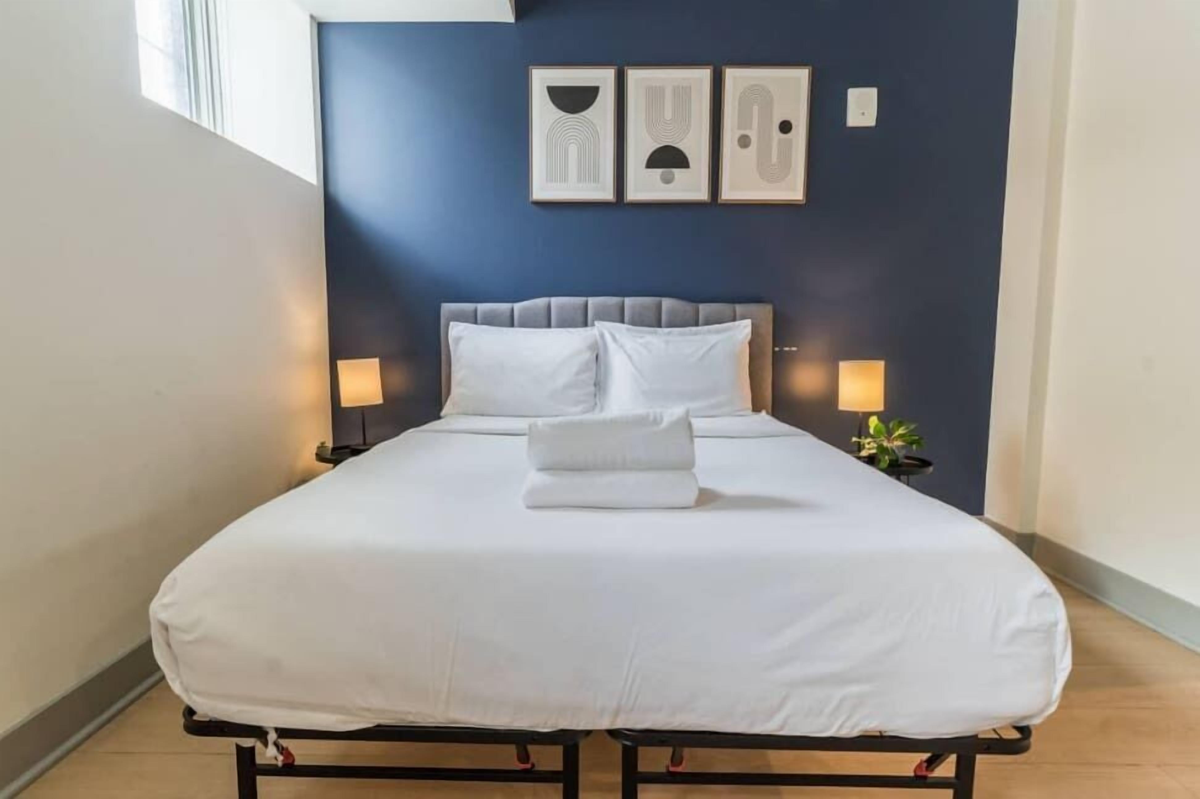 2 多间卧室、熨斗/熨衣板、WiFi、床单