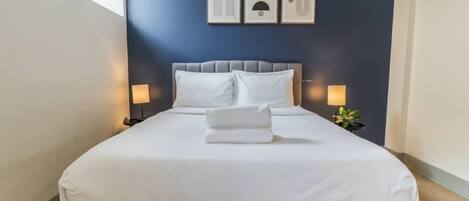 2 多间卧室、熨斗/熨衣板、WiFi、床单