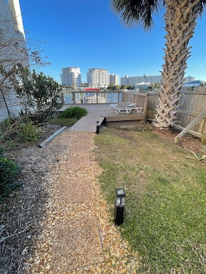 Property grounds - Poolside Destin Harbor access townhome with boat slip and private beach access (Destin)