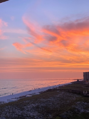 Beach - Poolside Destin Harbor access townhome with boat slip and private beach access (Destin)
