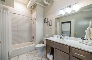 Dutxa, assecador de cabells i tovalloles 