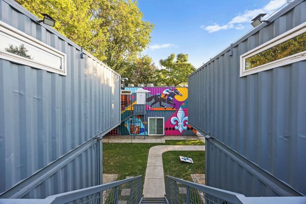 Property grounds - 2-Unit Work Friendly Stay | Near Breweries & NuLu! (Louisville)