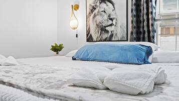 2 bedrooms, iron/ironing board, WiFi, bed sheets