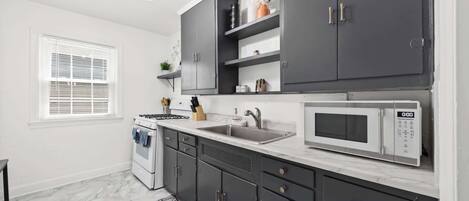 Fridge, microwave, oven, stovetop