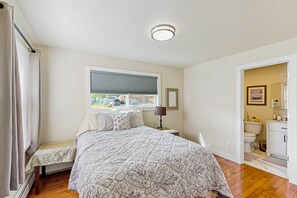 3 bedrooms, internet, bed sheets