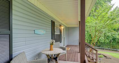 3 Mi to Cherokee Reservoir: ‘Blue Haven Bungalow’