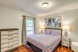 2 bedrooms, WiFi, bed sheets - 3 Mi to Cherokee Reservoir: ‘Blue Haven Bungalow’ (Morristown)