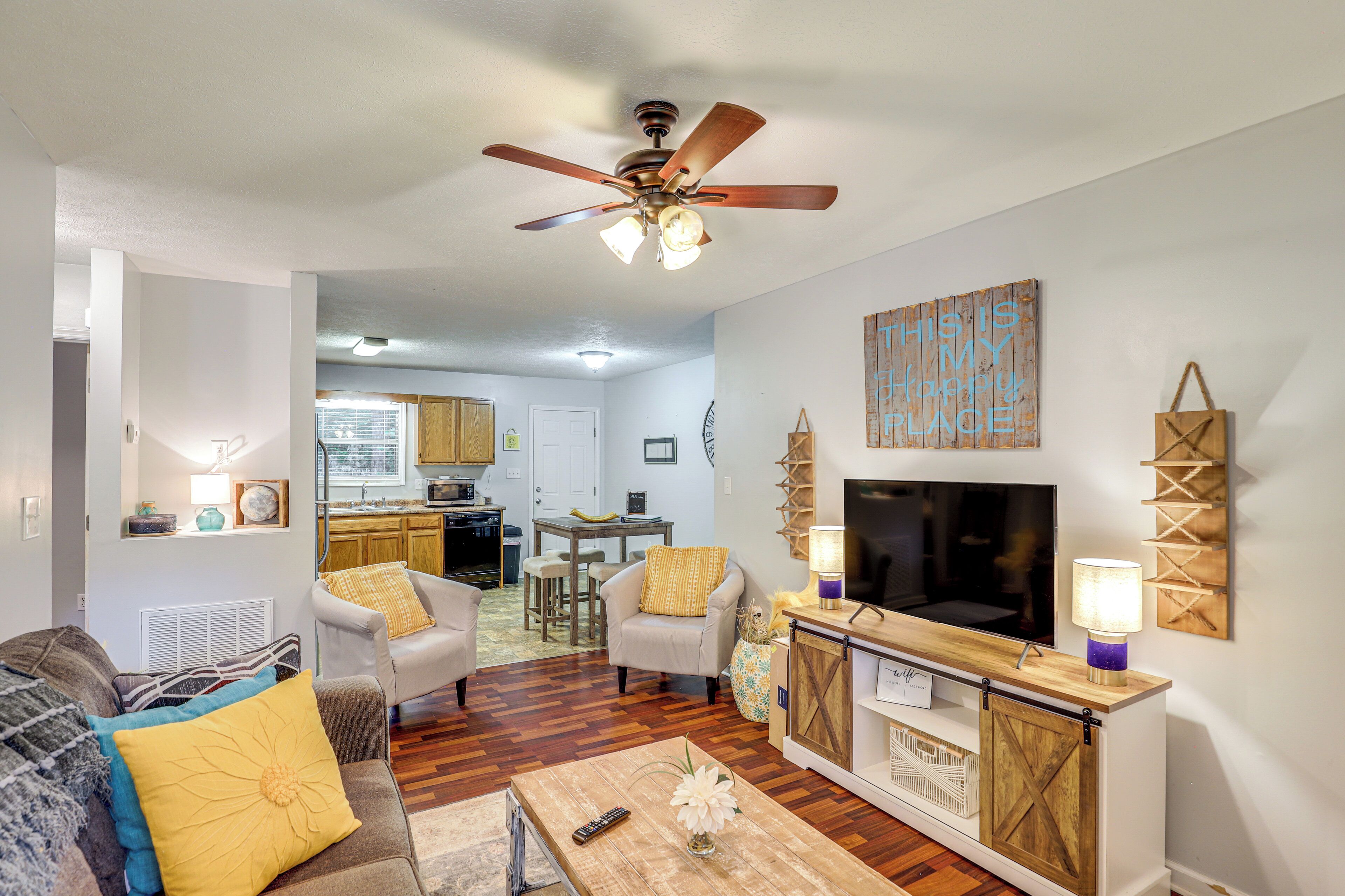 Morristown Vacation Rental | 2BR | 1BA | Steps to Enter | 800 Sq Ft