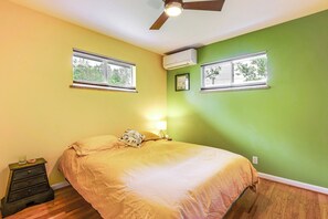3 bedrooms, desk, iron/ironing board, WiFi - < 1 Mi to CU Boulder: Home w/ Fenced Yard! (Boulder)