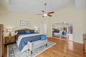 4 bedrooms, iron/ironing board, travel crib, internet - Explore Ramona's Vineyards: Tranquil Home w/ Yard (Ramona)