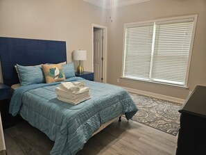 3 bedrooms, iron/ironing board, WiFi, bed sheets