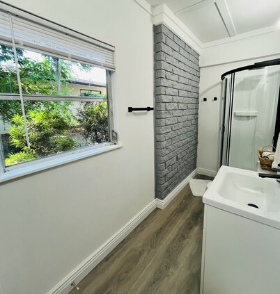 Private suite with own entry in vibrant Gainesville