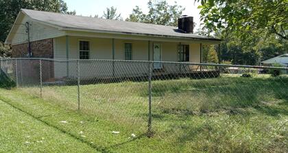 3-bedroom house in awesome Corinth with WiFi, AC. No cleaning fees
