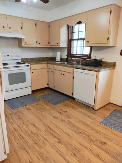 3-bedroom house in awesome Corinth with WiFi, AC. No cleaning fees