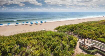 Near Florida Beach | Golf. Outdoor Pool. Gym.