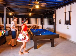 Game room - Hostel Boutique & Beach Club Agua y Fuego - Adults Only (Cancun)