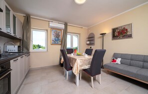 Fridge, oven, stovetop, dishwasher - Beautiful apartment in Labin (Labin)