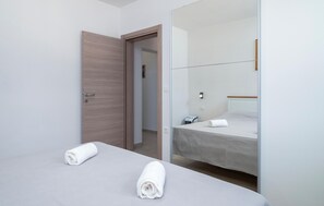 2 Schlafzimmer, Reisekinderbett, kostenloses WLAN, Bettwäsche