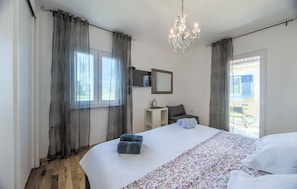 2 chambres, fer et planche à repasser, lit parapluie, Wi-Fi gratuit