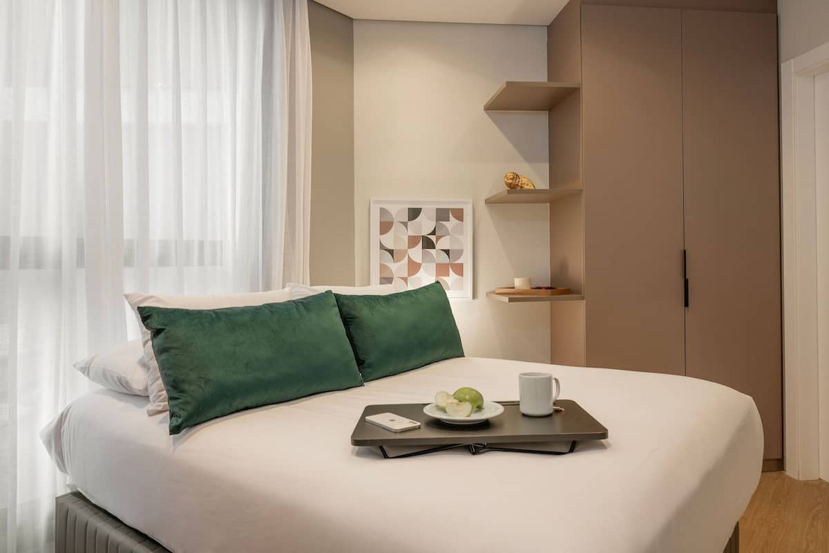 Family Apartment | Laptop workspace, free WiFi, bed sheets