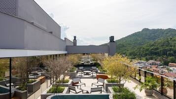 Tempat makan outdoor
