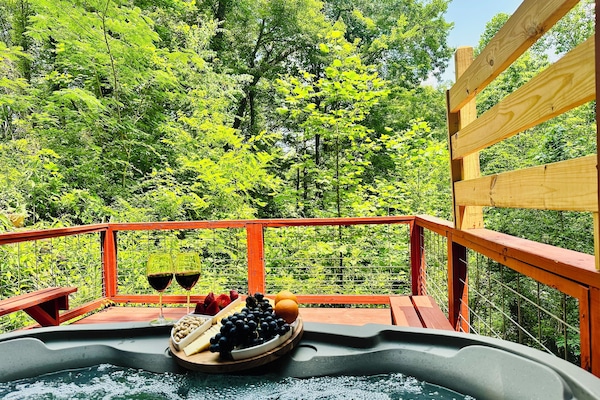 Outdoor spa tub