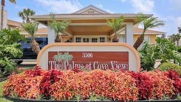 Condo (2 Bedrooms) | Servicio de la propiedad