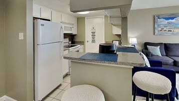 Condo (2 Bedrooms) | Servicio de la propiedad