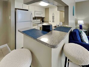 Condo (2 Bedrooms) | Property amenity