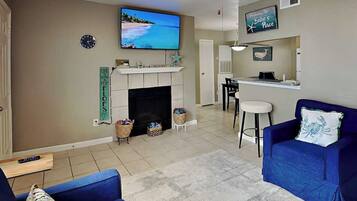 Condo (2 Bedrooms) | Property amenity