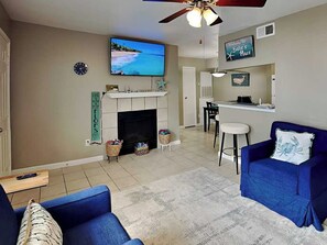 Condo (2 Bedrooms) | Property amenity