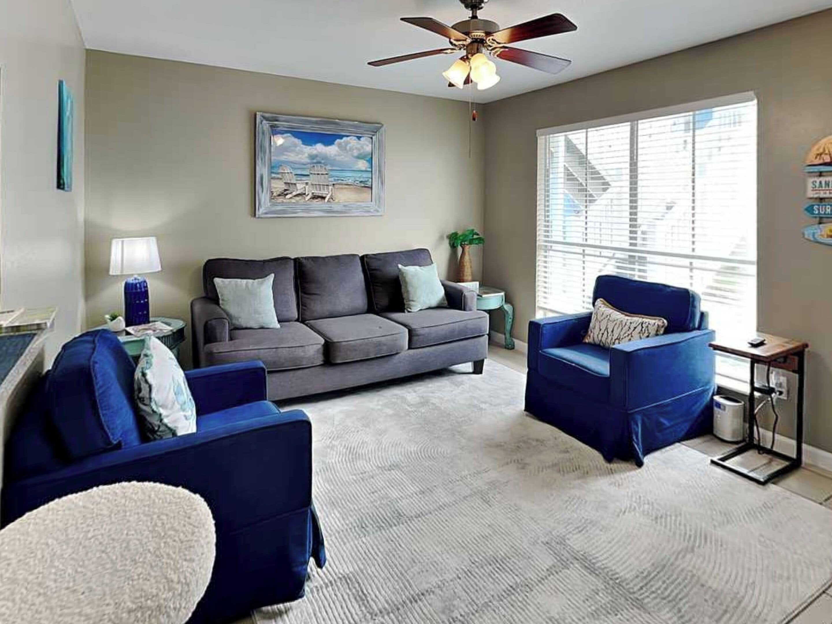 Kondominium (2 Bedrooms) | Bagian depan properti