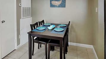 Condo (2 Bedrooms) | Property amenity