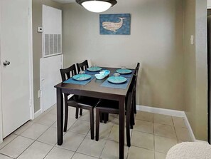 Condo (2 Bedrooms) | Property amenity