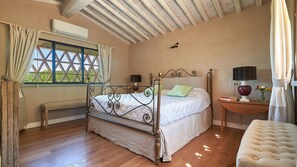 1 chambre, fer et planche à repasser, accès Internet, draps fournis