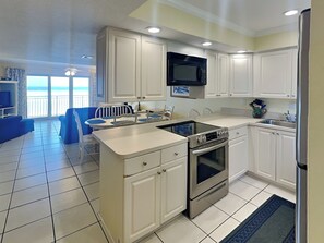 Condo (2 Bedrooms) | Property amenity