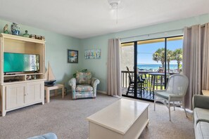 Townhome, 1 Queen Bed with Sofa bed (Blue Surf 2) | Living area