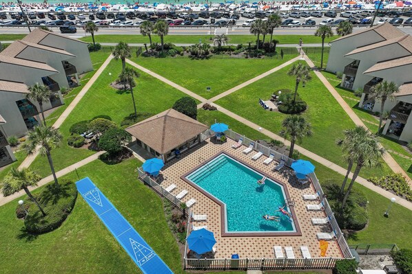 Townhome, 1 Queen Bed with Sofa bed (Blue Surf 2) | Pool