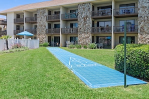 Townhome, 1 Queen Bed with Sofa bed (Blue Surf 2) | Sport court