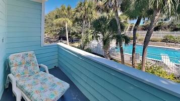 Condo (3 Bedrooms) | Property amenity